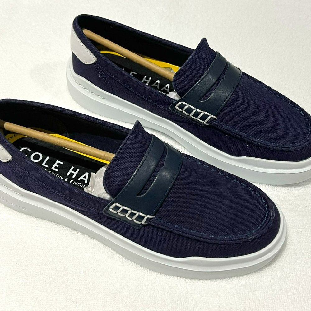 COLE HAAN GP Rly Marine Blue Canvas Loafers - Size 6 - NEW!